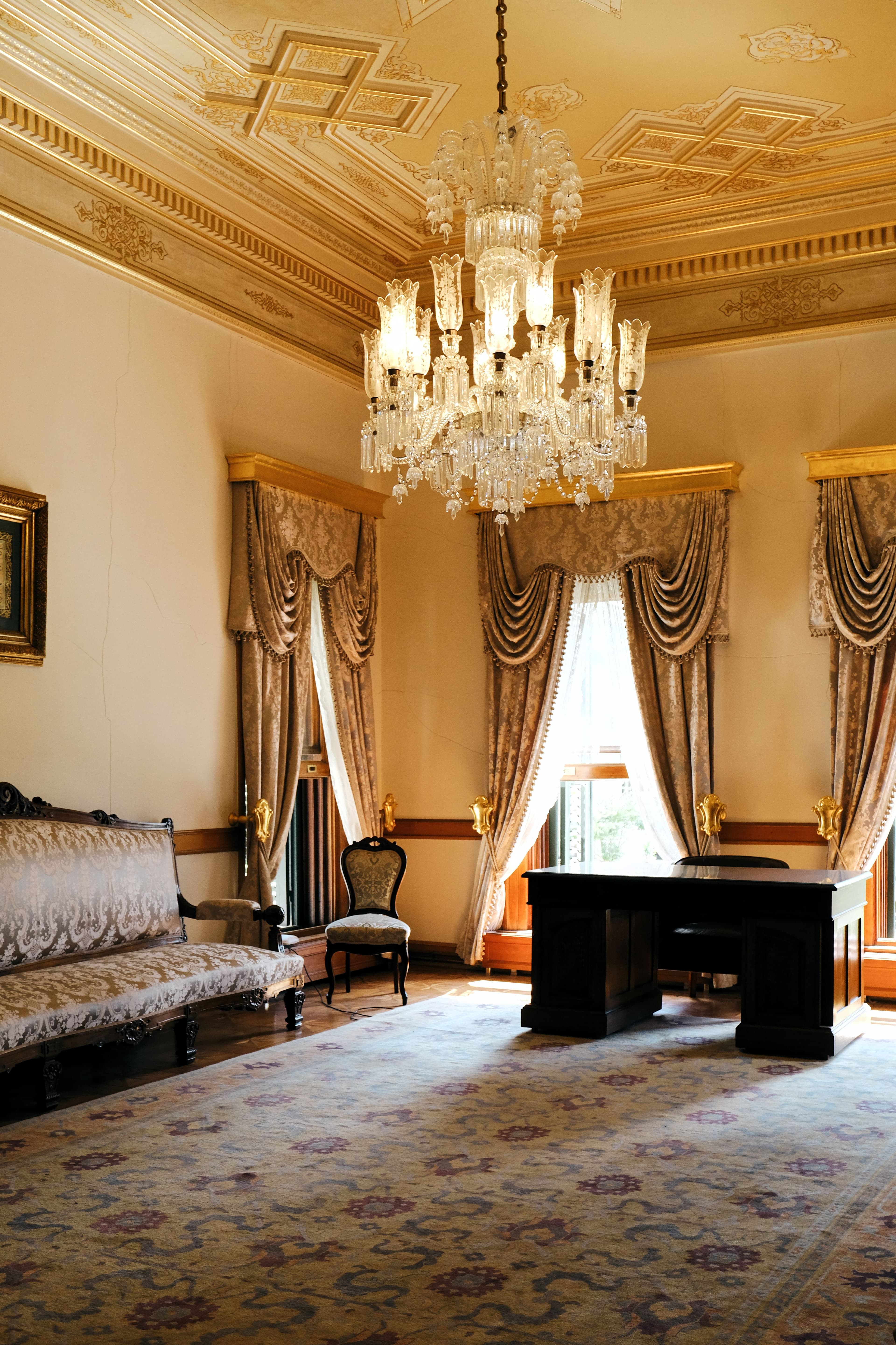 Private residence requiring discreet estate security coverage